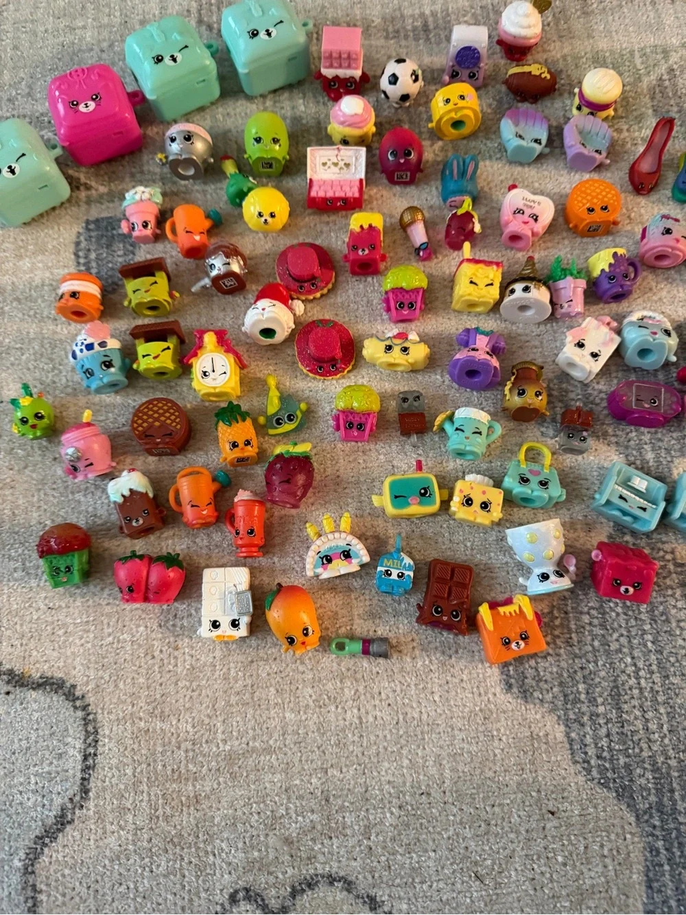 Shopkins Bright Multicolor Mini Figure Collection - Picture 4 of 5